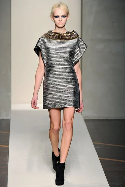 Look 25